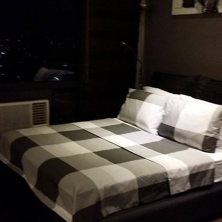 Seven Doors Aparthotels In Gramercy Makati Макати Экстерьер фото