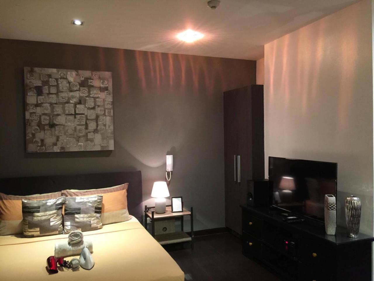 Seven Doors Aparthotels In Gramercy Makati Макати Экстерьер фото