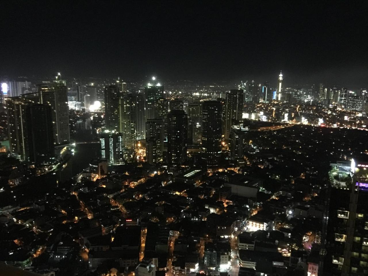 Seven Doors Aparthotels In Gramercy Makati Макати Экстерьер фото