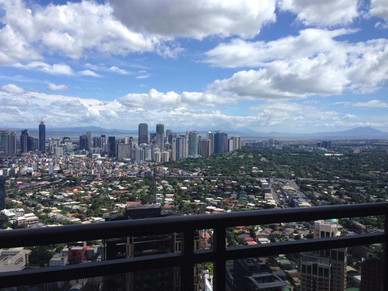 Seven Doors Aparthotels In Gramercy Makati Макати Экстерьер фото