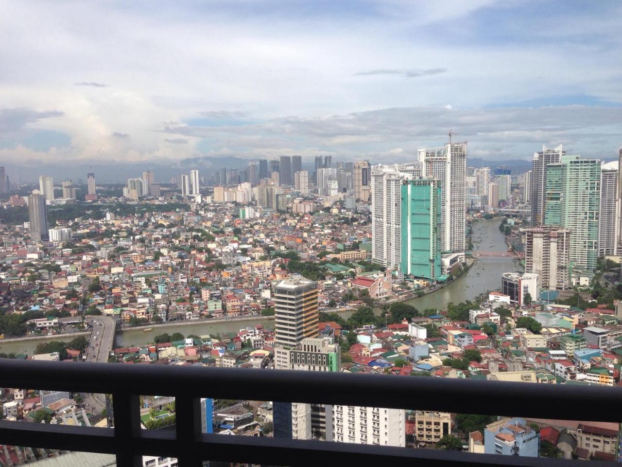 Seven Doors Aparthotels In Gramercy Makati Макати Экстерьер фото