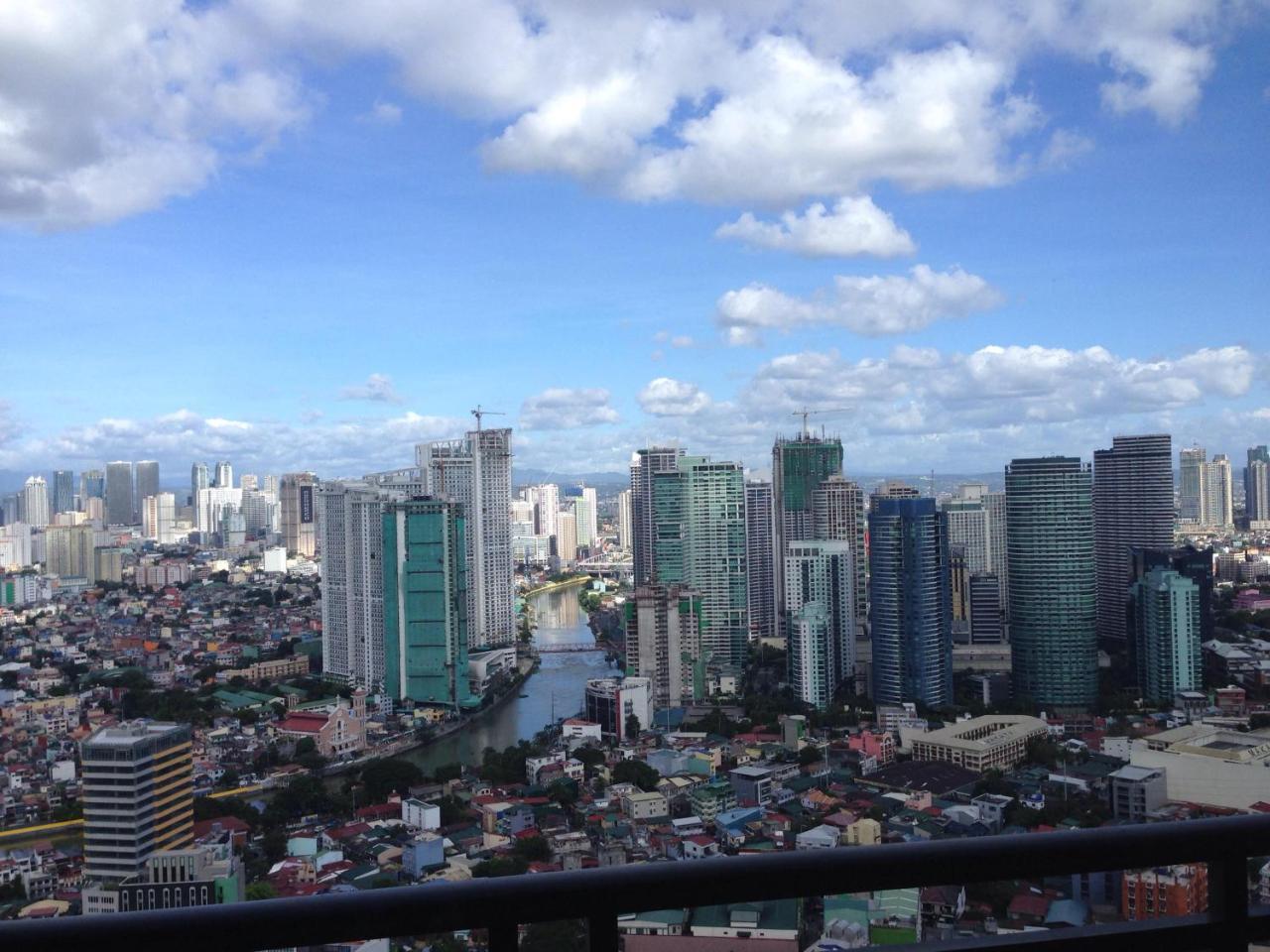 Seven Doors Aparthotels In Gramercy Makati Макати Экстерьер фото
