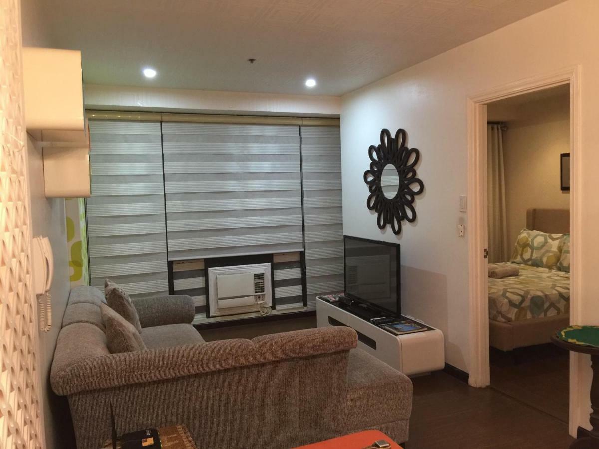 Seven Doors Aparthotels In Gramercy Makati Макати Экстерьер фото
